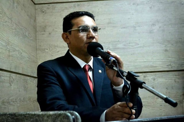 Vereador Carlos Santos - Foto Victor Vargas - AscomCâmara